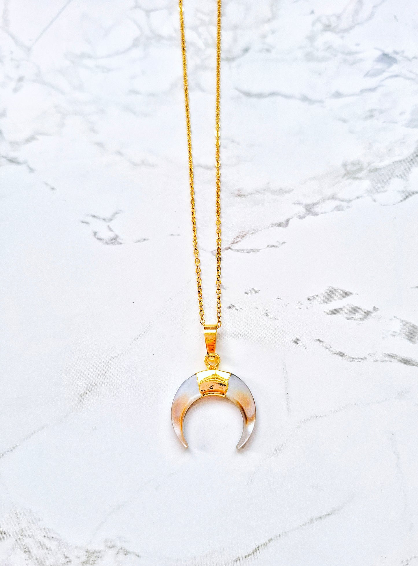 Raba white and grey shell necklace