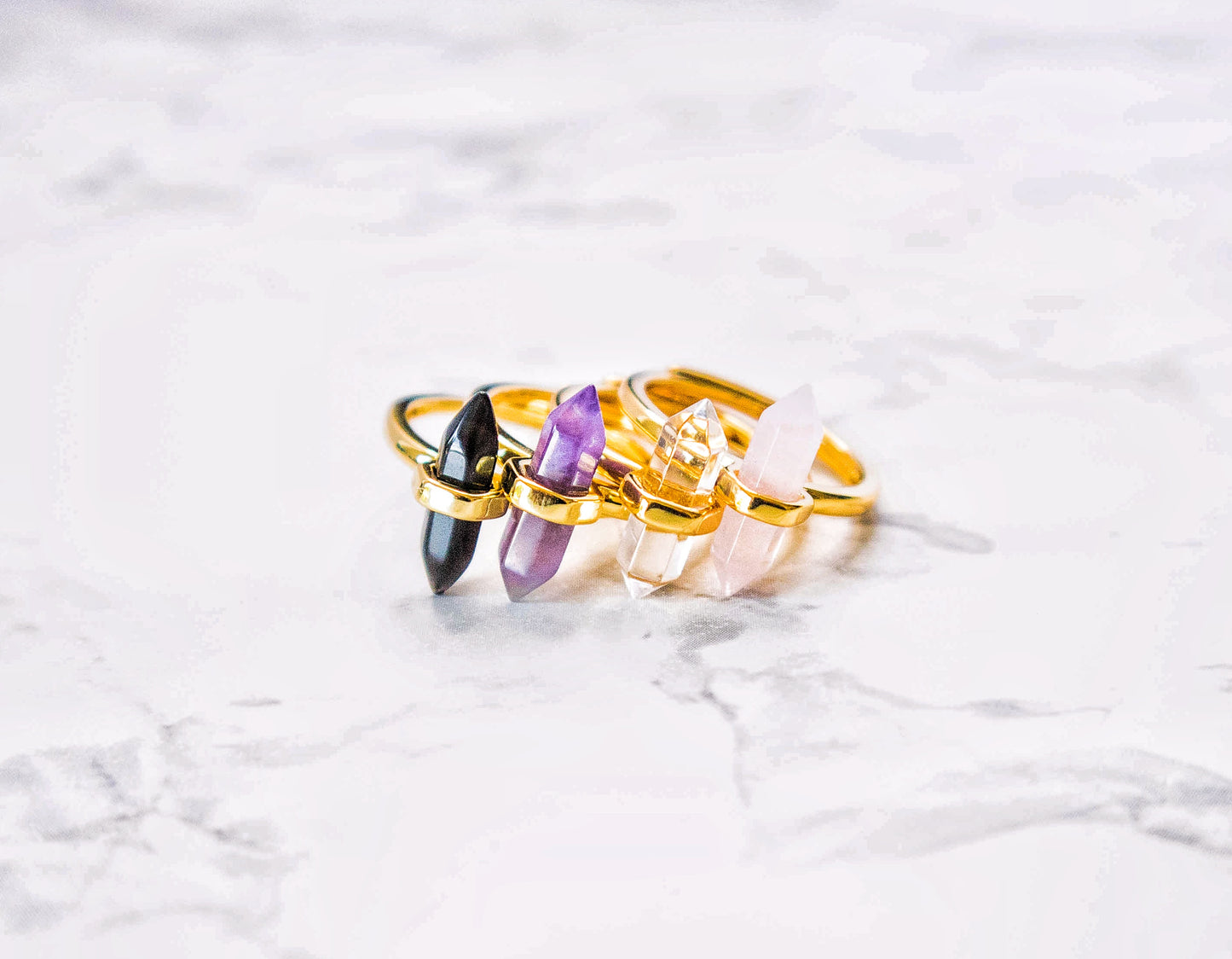 Ring pointed crystal gold