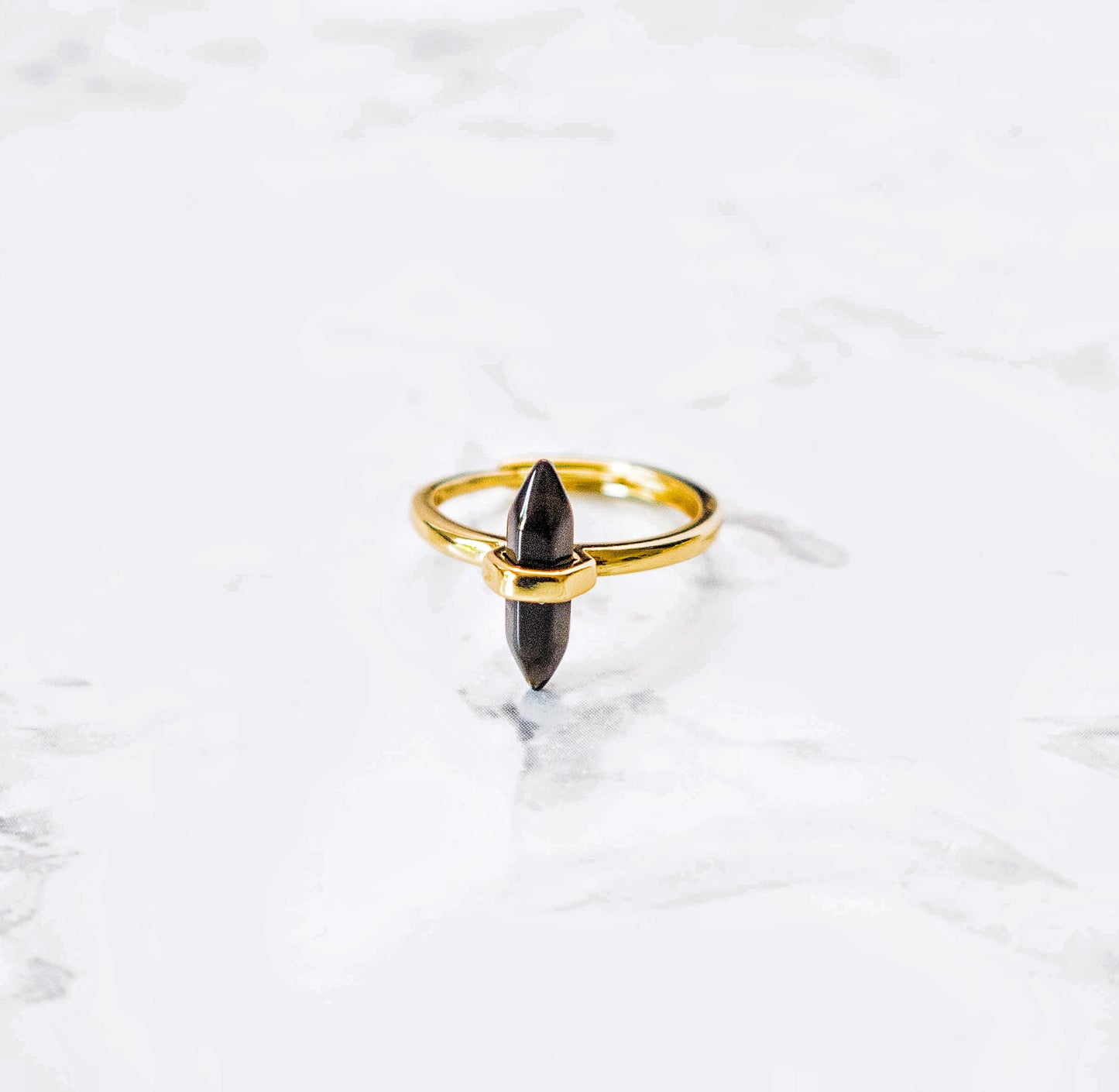 Ring pointed crystal gold