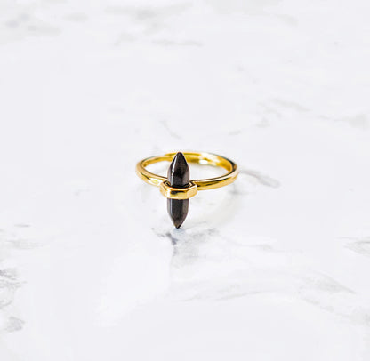 Ring pointed crystal gold