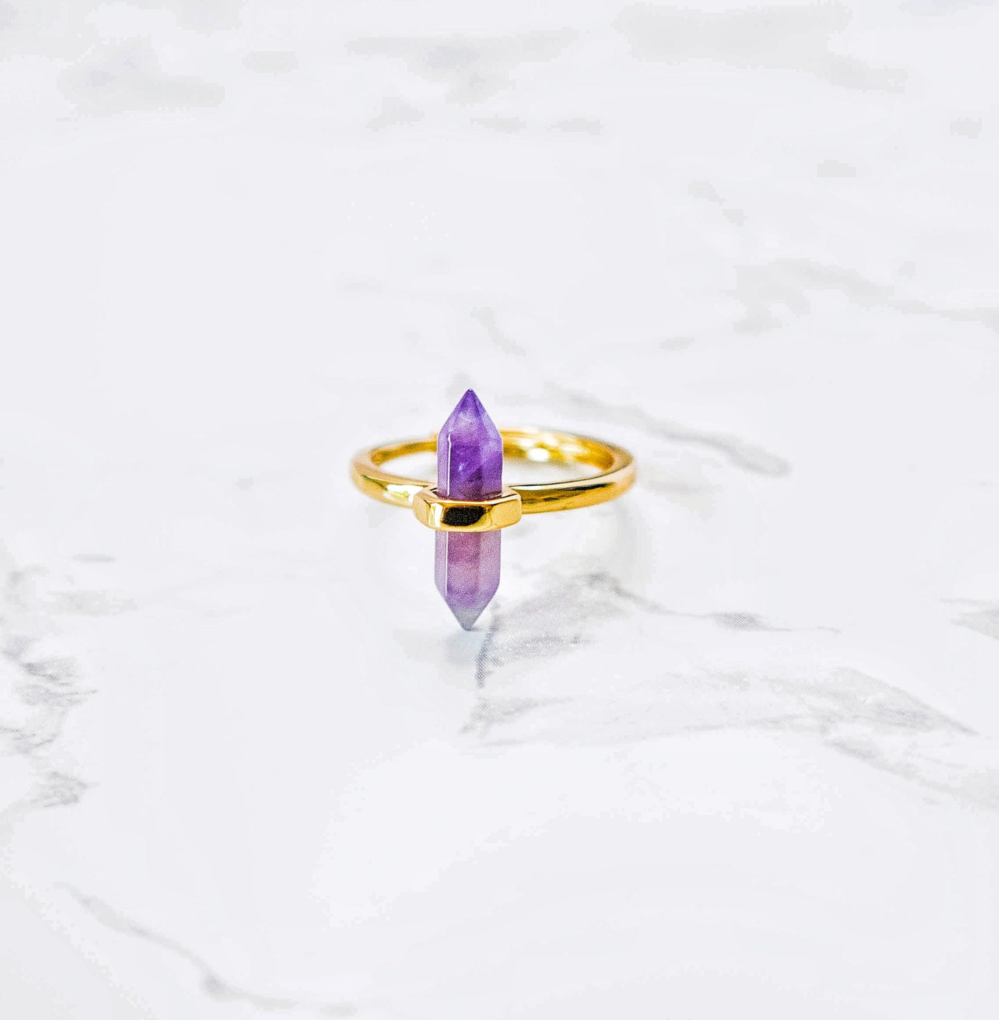 Ring pointed crystal gold