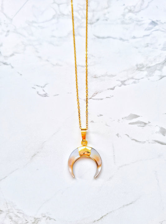 Raba white and grey shell necklace