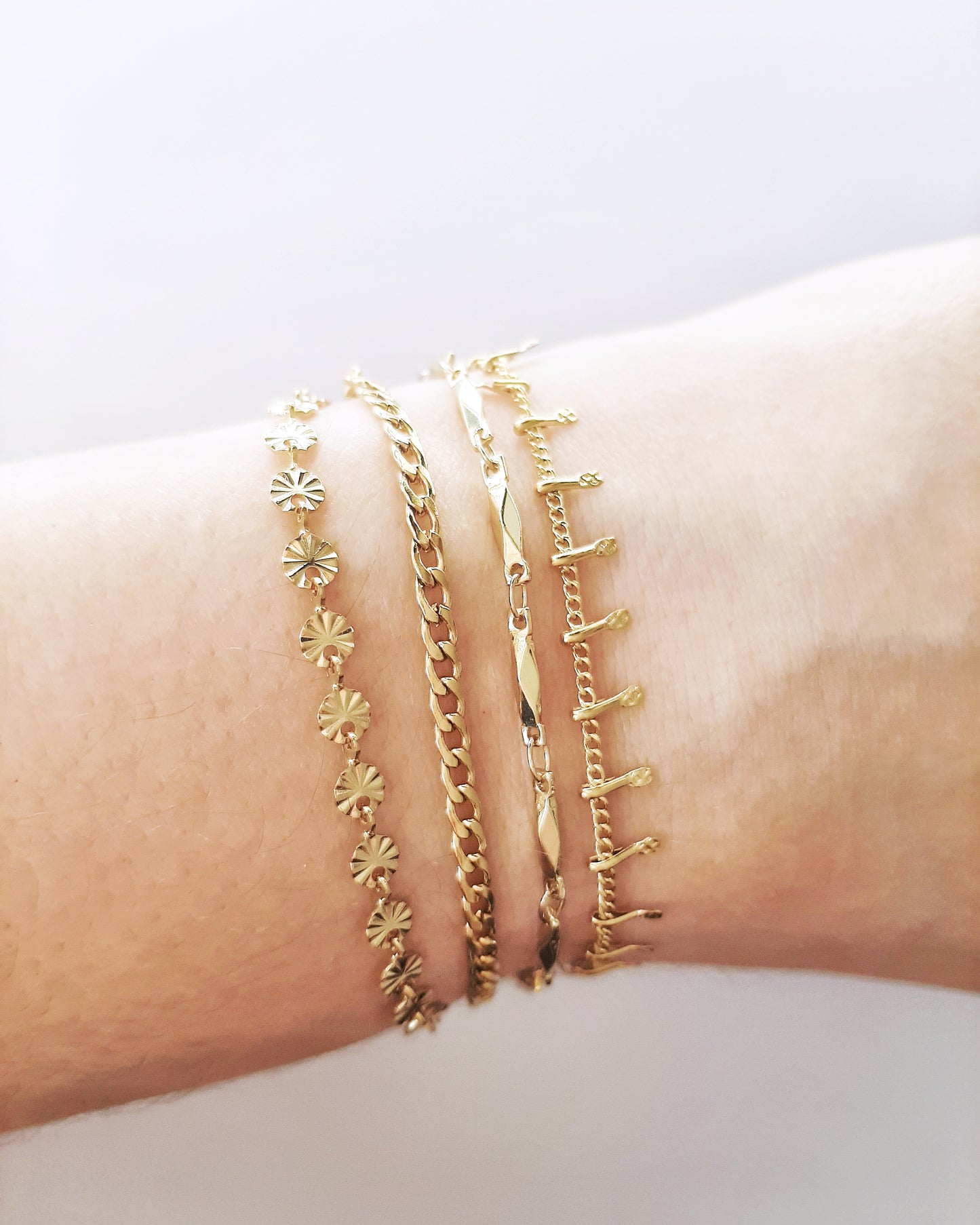 Nude chain bracelet gold